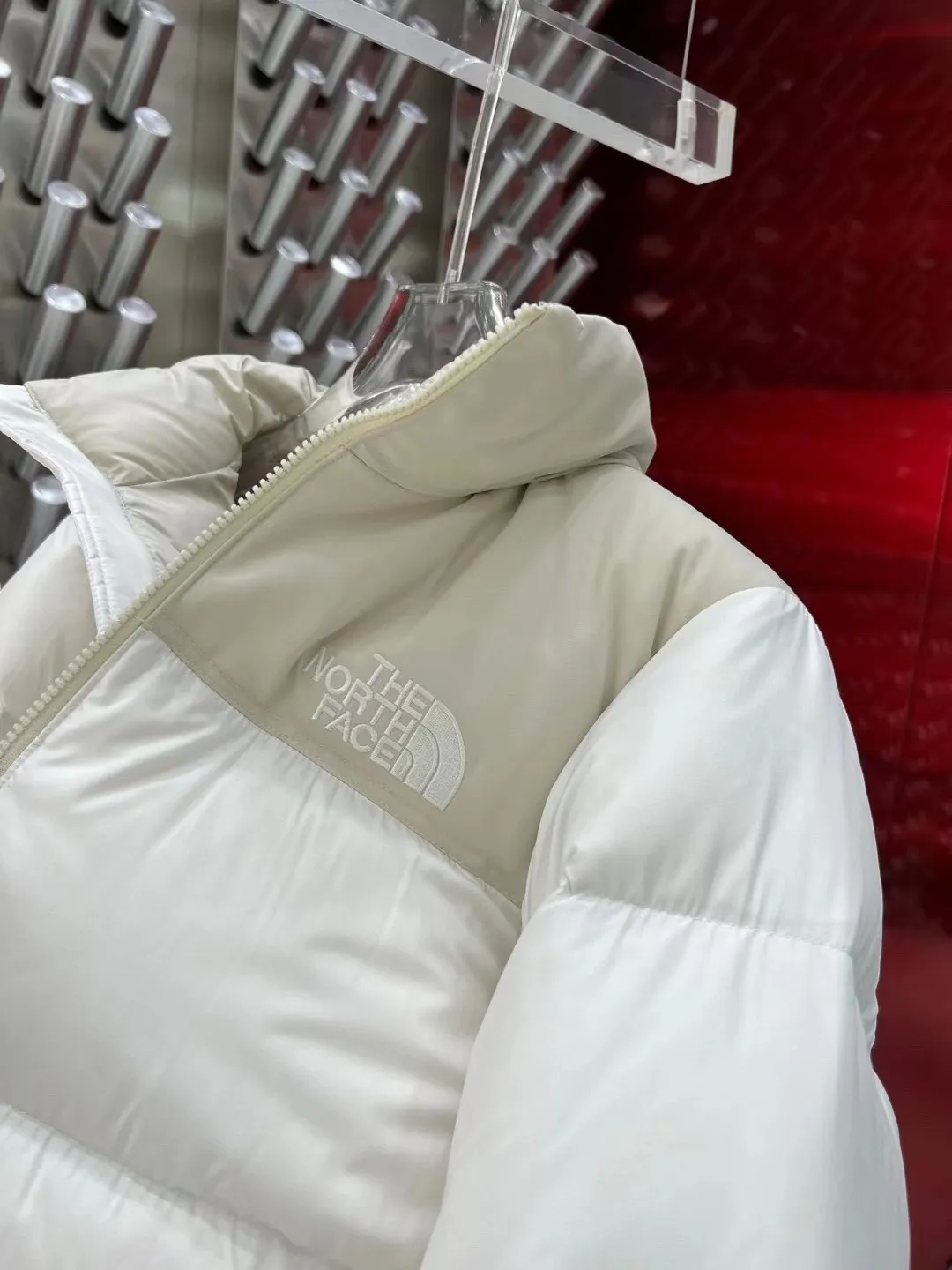 Quality 【The North Face 1996Nuptse 1996/Classic / / 】 ： The North Face" 、 。 The North Face" 。 The North Face。 。 , 。 The North Face" , Yosemite Half Dome, 。 + ： ✅ ：RDS Quality 700 / 280g ✅ ： ✅ ：YKK ISO 9000Quality ZP ✅ ：340TPremium ✅ ： ， ， Lightweight 。 ： ： DWR (DWR ） ～ ： 700 （RDS ) 1990 ， ， ， ， Lightweight 。